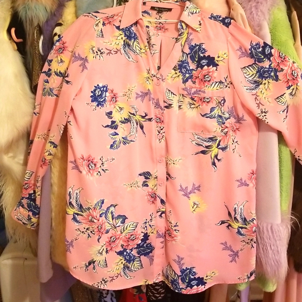 Gorgeous Floral Long Blouse - Picture 2 of 5